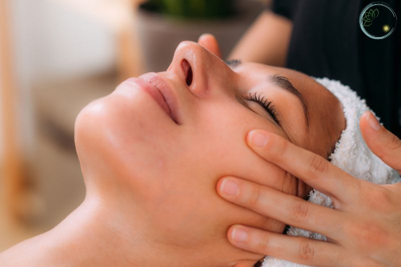 Massage Da Mặt Bằng Dầu Tẩy Trang