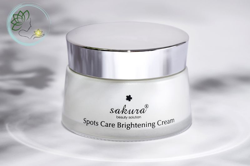 Kem dưỡng Sakura Spots Care Brightening Cream dưỡng trắng và ngăn ngừa sạm nám